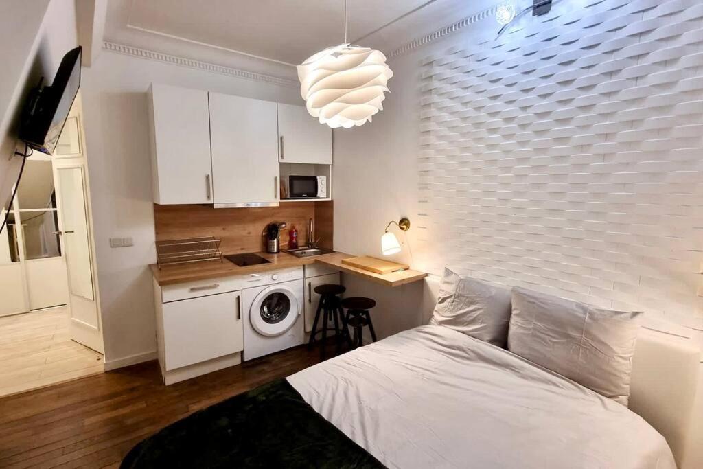 Champs-Elysees - Suite For 2 People Paris Extérieur photo