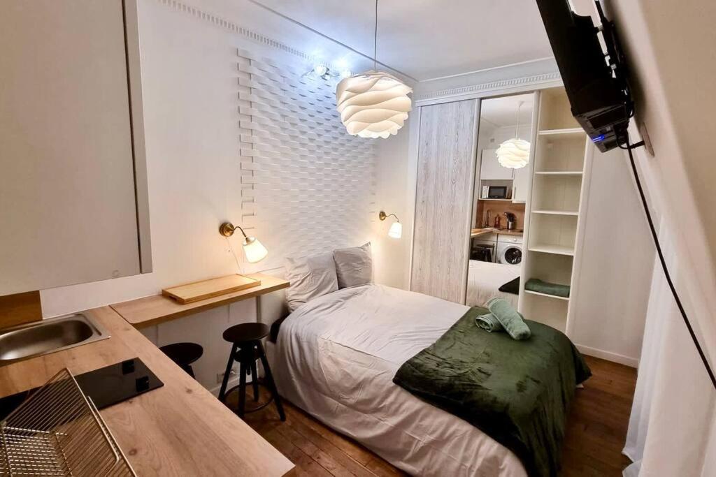 Champs-Elysees - Suite For 2 People Paris Extérieur photo