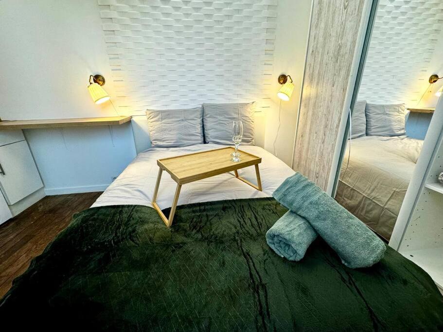 Champs-Elysees - Suite For 2 People Paris Extérieur photo