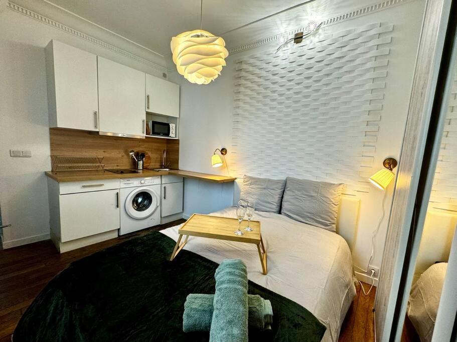Champs-Elysees - Suite For 2 People Paris Extérieur photo