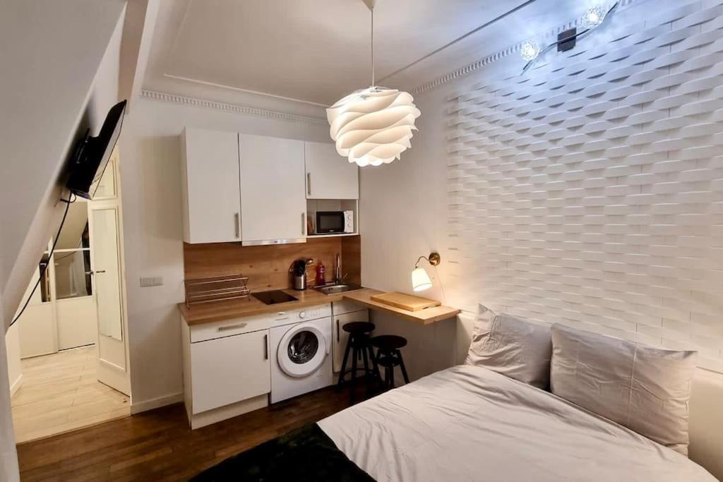 Champs-Elysees - Suite For 2 People Paris Extérieur photo
